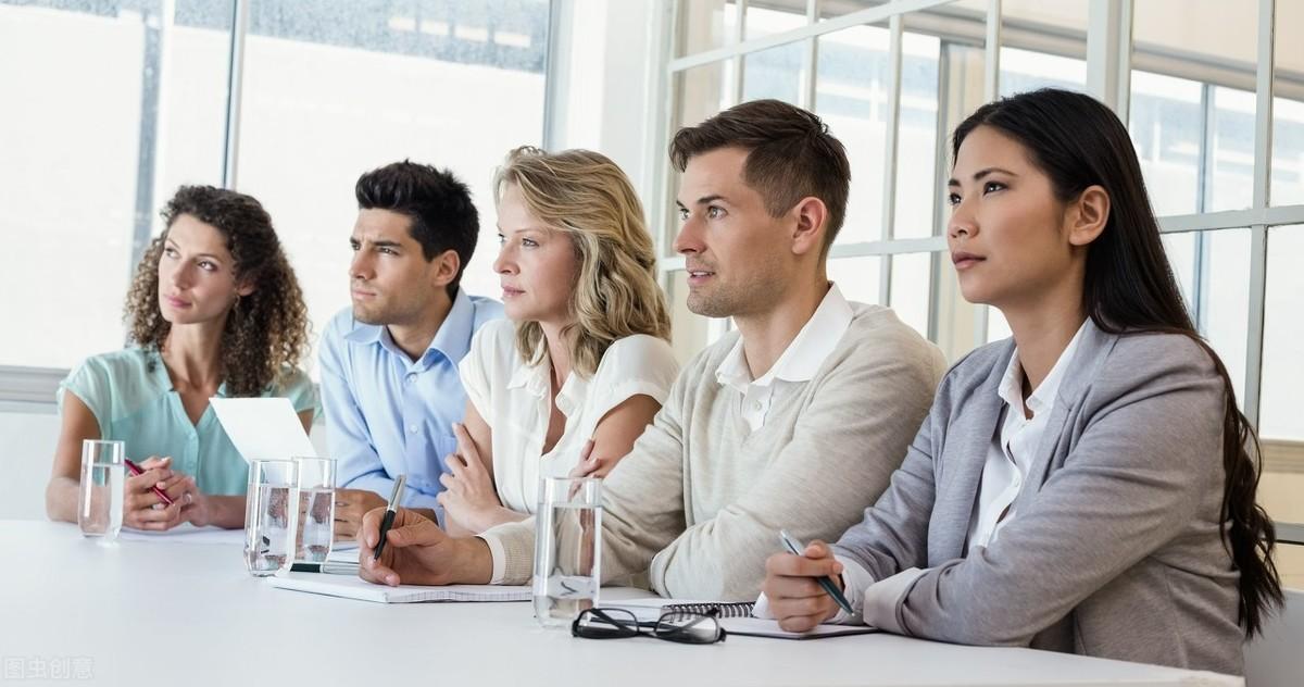 会议室里的一段发言，汇报工作…职场中你必须学习的演讲小技巧