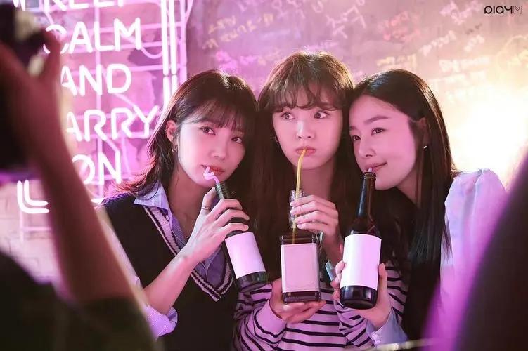 盘点4部经典的电视剧，每一部都轻松解压，哪部是你熬夜追的？