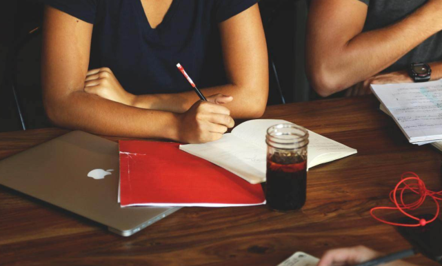 人际交往中，聪明的员工能够遵循这三个规则，才不会频繁吃亏