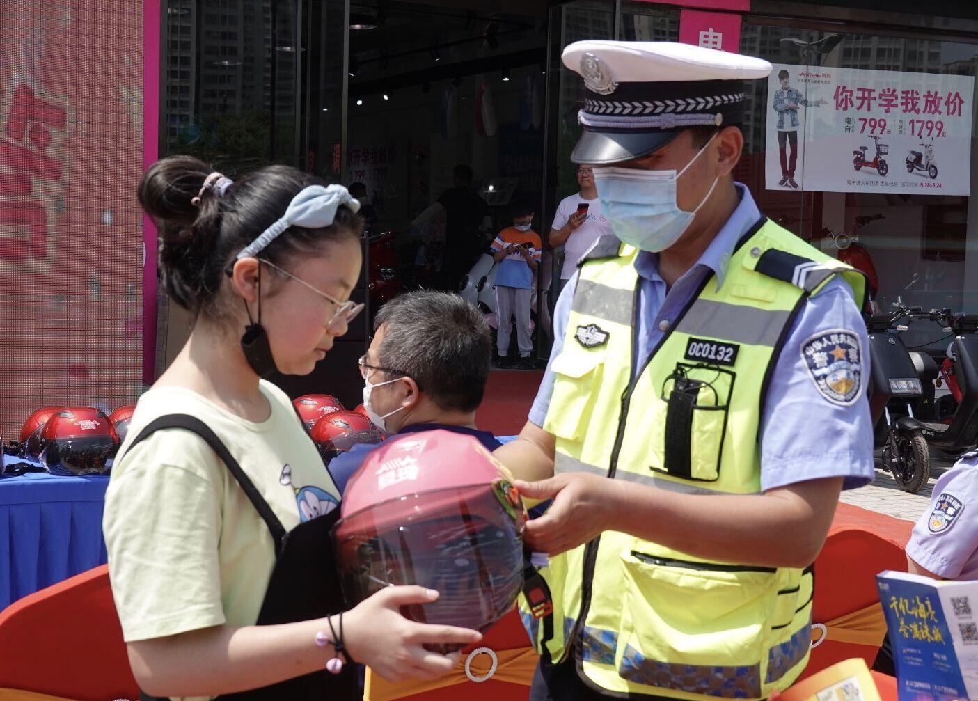 蚌埠交警提示：“一盔一带”你准备好了吗？