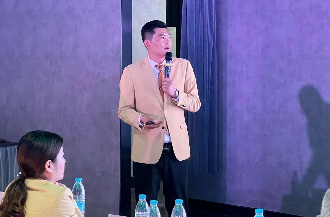 C21蚌埠城市公司月度总结表彰大会圆满召开