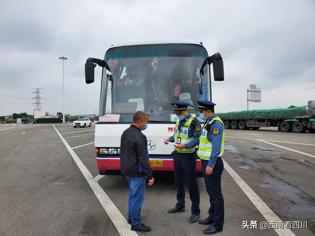 蚌埠交警周密部署强化春运期间面包车交通安全管理工作