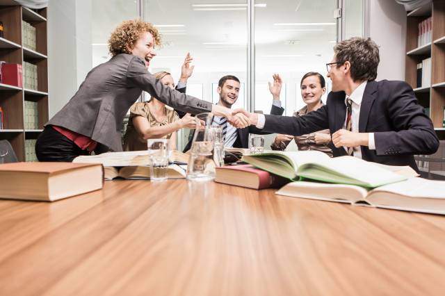 工作中和同事产生分歧，掌握这5点，化解分歧！和同事关系更紧密