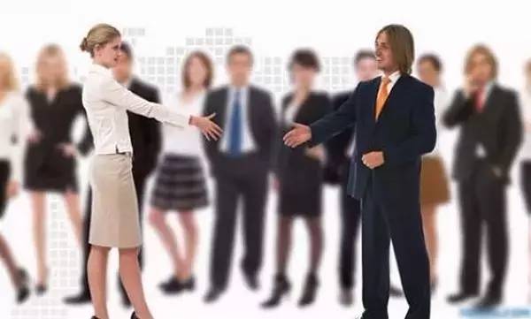 18种经典职场说话技巧，一句话我们只是换个方式表达