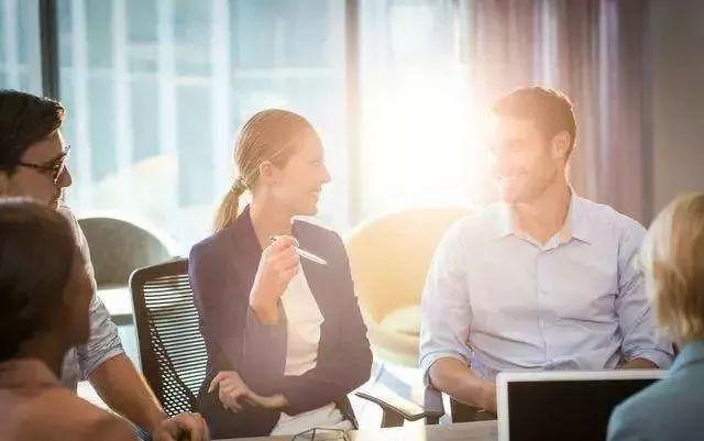 职场口才：4招提升说服力，搞定领导和客户