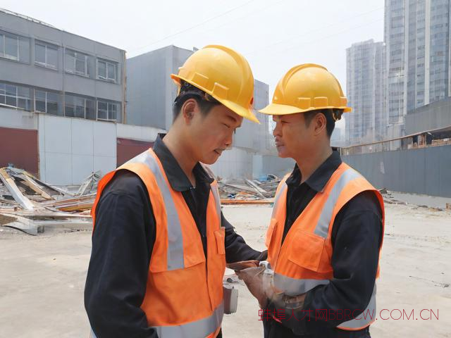 蚌埠外墙翻新服务电话,蚌埠砸墙工人号码